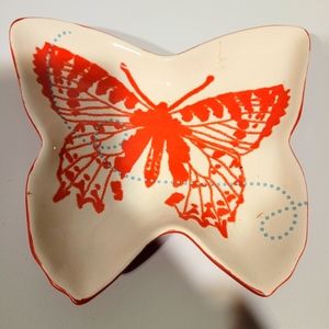 Set of 4 Butterfly Plates in Orange, Green, Blue, and Red EUC